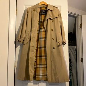 Burberry Women’s Trench coat Classic